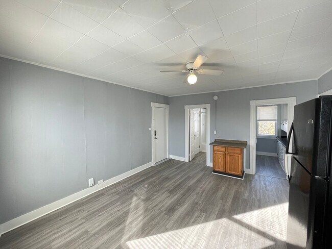 Building Photo - 301 Amory St