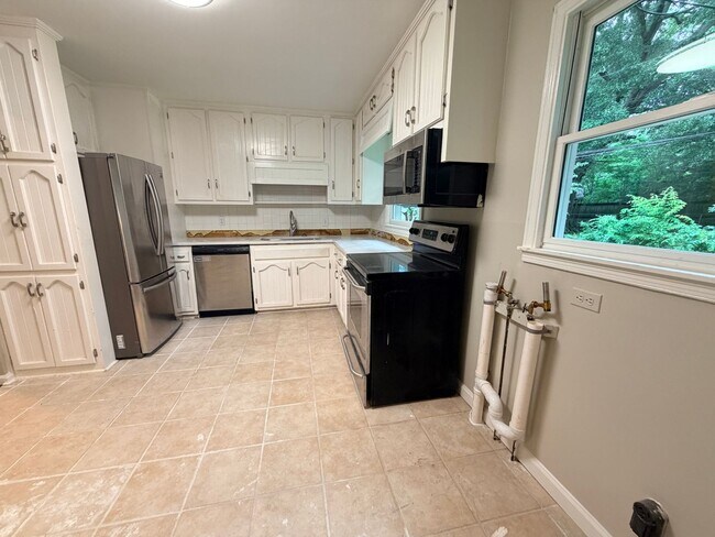 Building Photo - Fully Remodeled in the Heart of West Homewood - Welcome Home