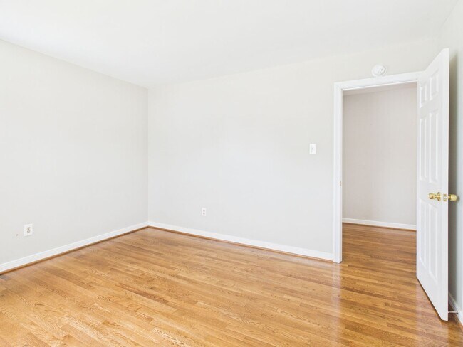 Building Photo - 1519 Chauncey Ln