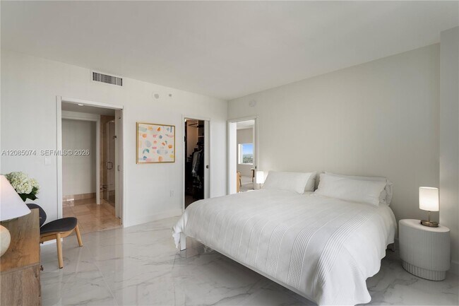 Building Photo - 3350 SW 27th Ave