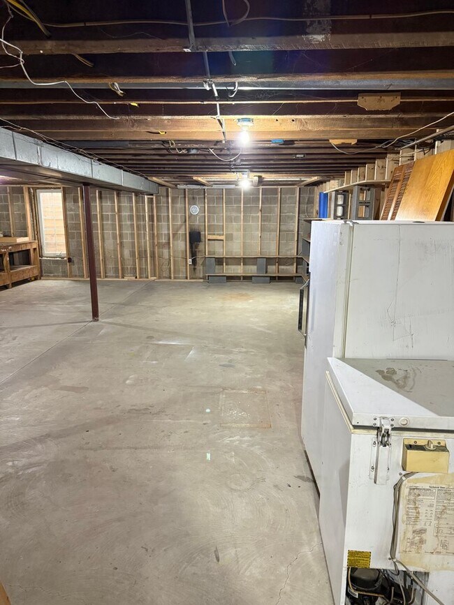 Building Photo - 558 Shippensburg Rd