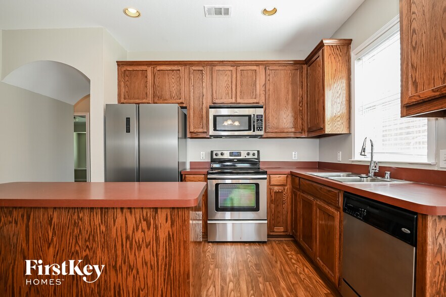 Building Photo - 1309 Honeywood Ln