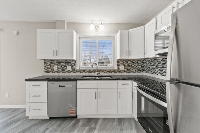 Building Photo - Beautifully Renovated 4-Bedroom Home