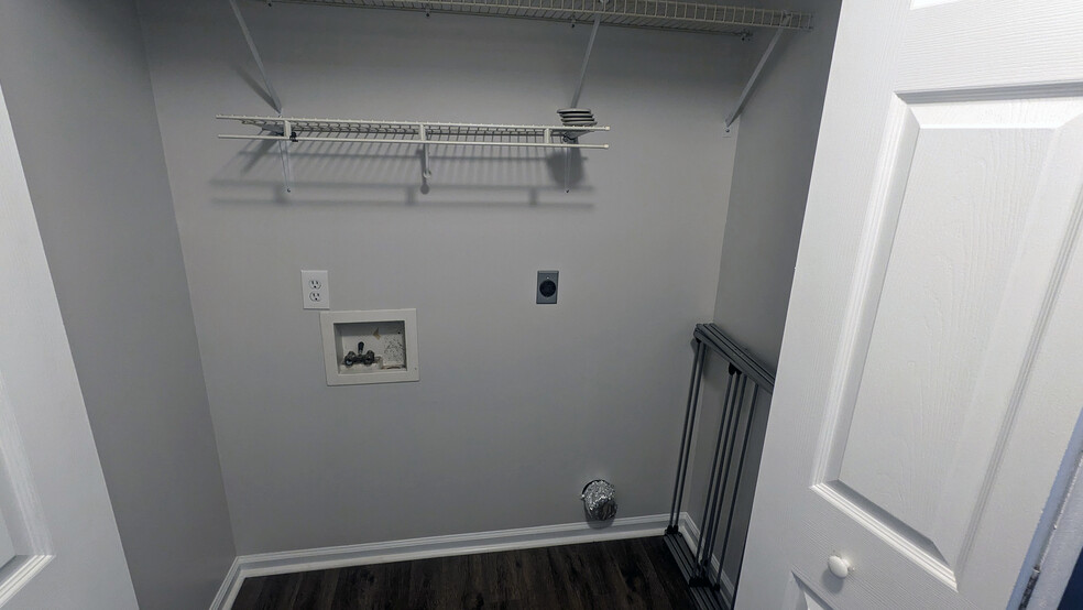 Building Photo - 711 Panther Creek Ct