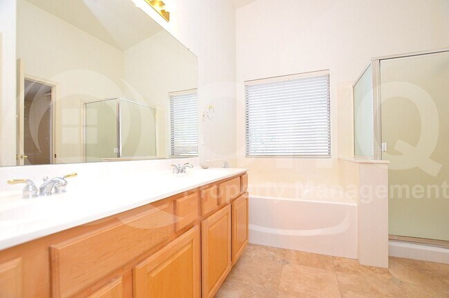Building Photo - 10253 E Penstamin Dr