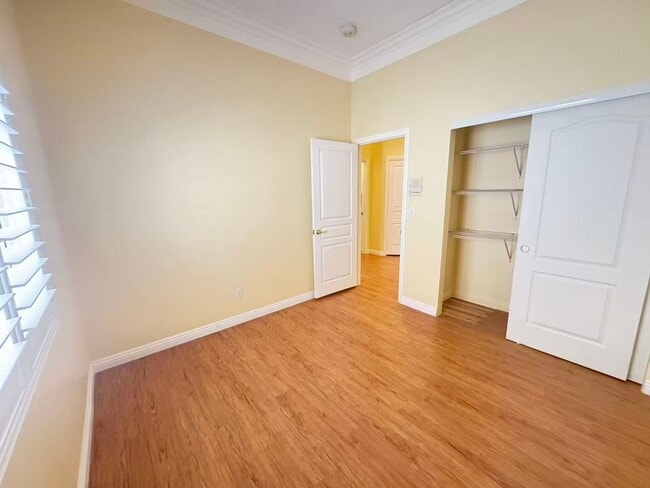 Building Photo - Charming single-story house with 3 beds and 2 baths