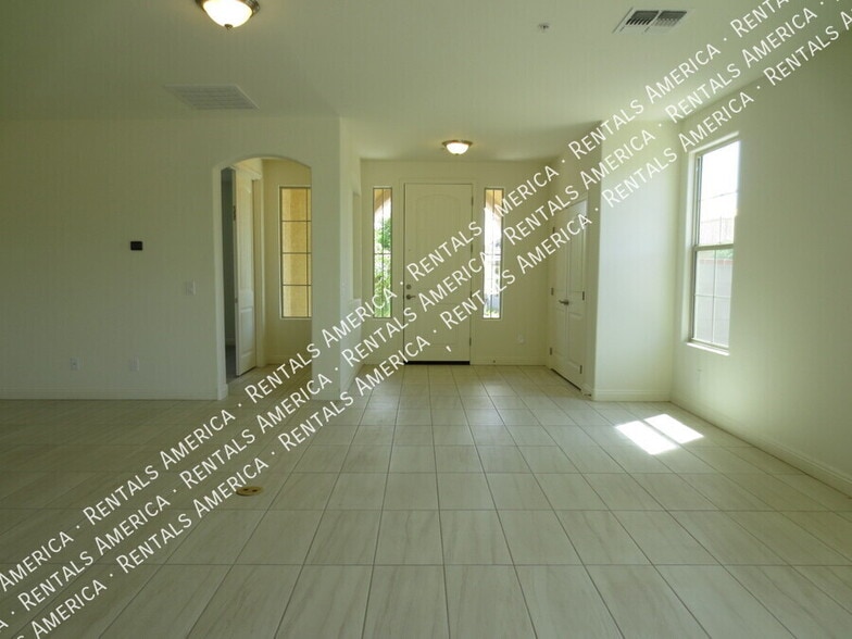 Building Photo - 20756 W Legend Trail