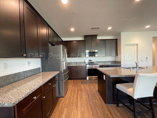 Building Photo - 620 Brittania Rd