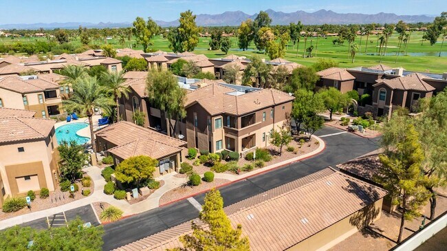 Building Photo - 7027 N Scottsdale Rd