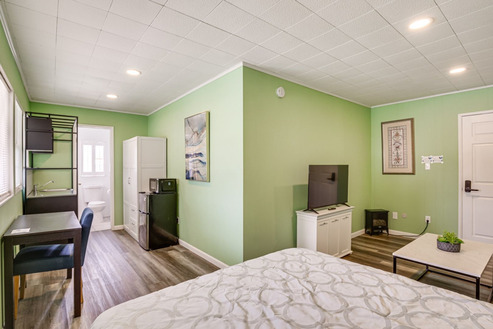 Building Photo - 2854 Rhoades Rd