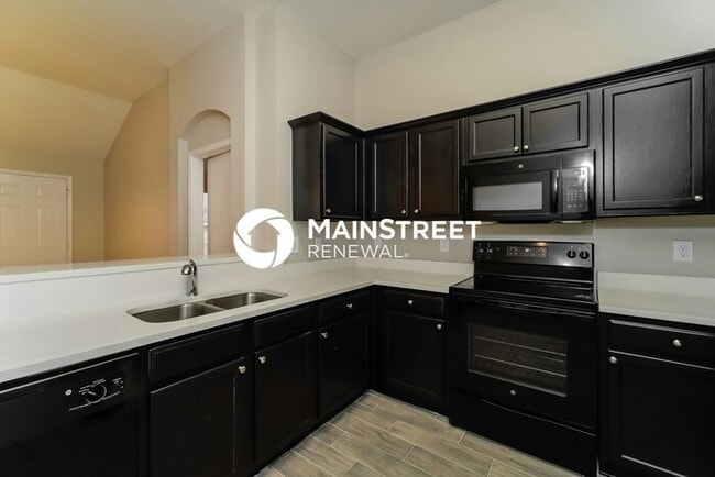 Building Photo - 4 Bedroom Pet-Friendly Home in Grand Prair...