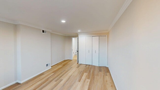 Building Photo - 1138 S Hanover St