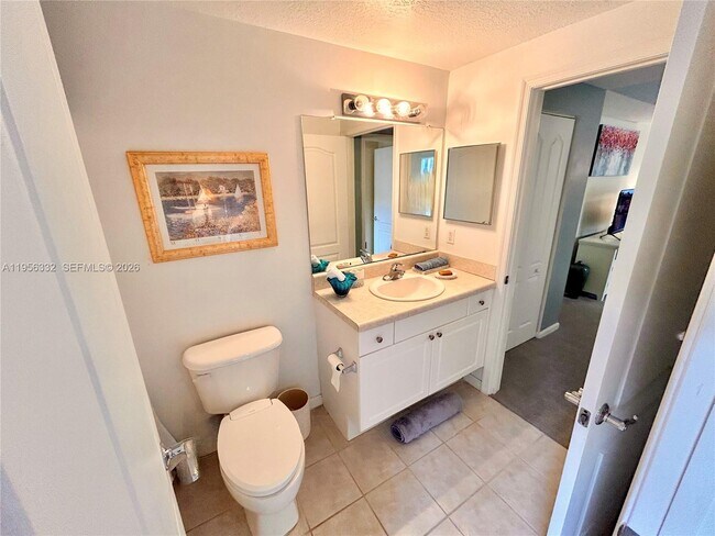 Building Photo - 5050 Fairways Cir