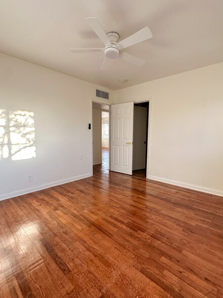 Building Photo - 2928 Piedmont Dr