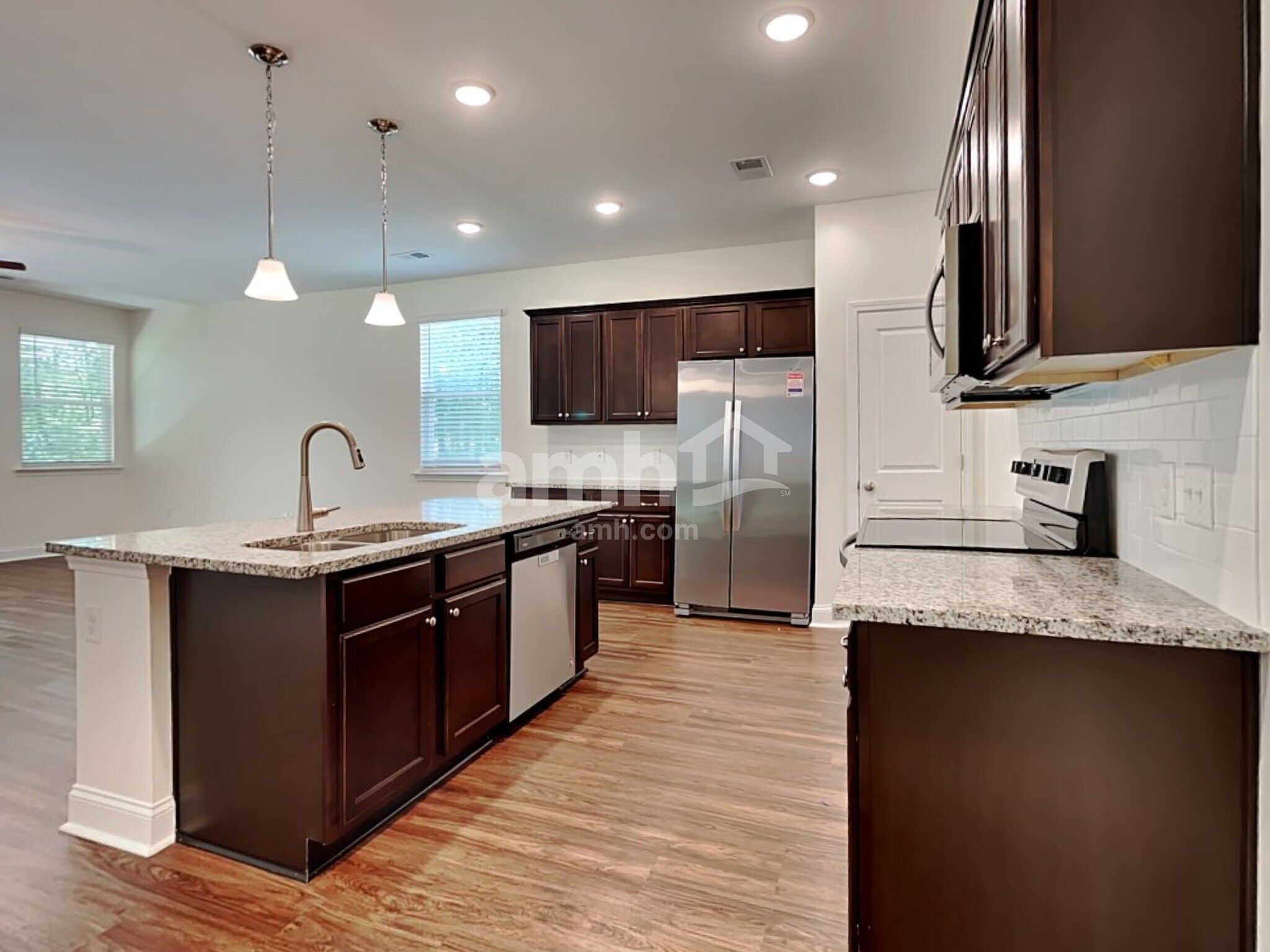 Building Photo - 513 West St