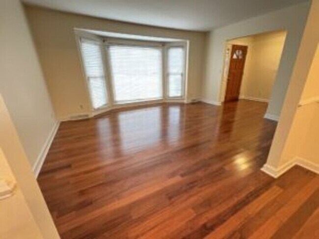 Building Photo - 602 Fairington Dr