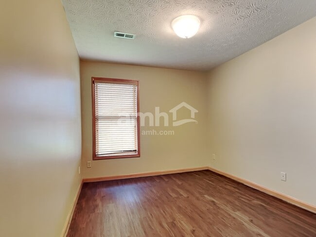 Building Photo - 2160 Schwinn Ave