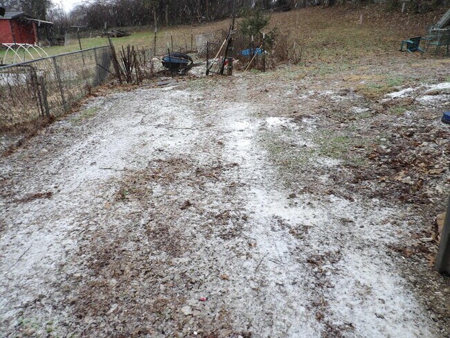 Building Photo - 307 Henry St