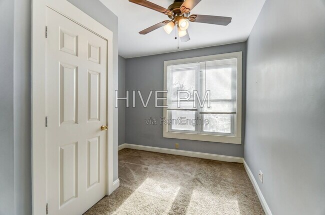 Building Photo - 3246 Linwood Ave