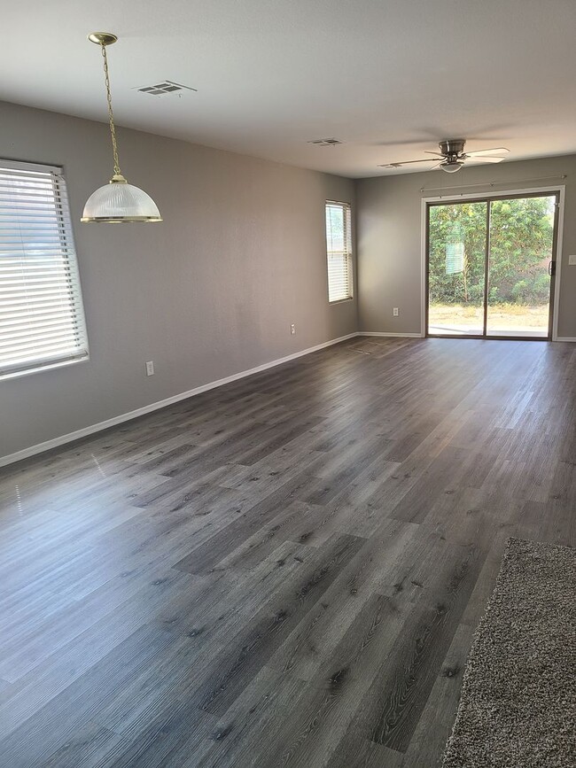 Building Photo - 19408 N Smith Dr