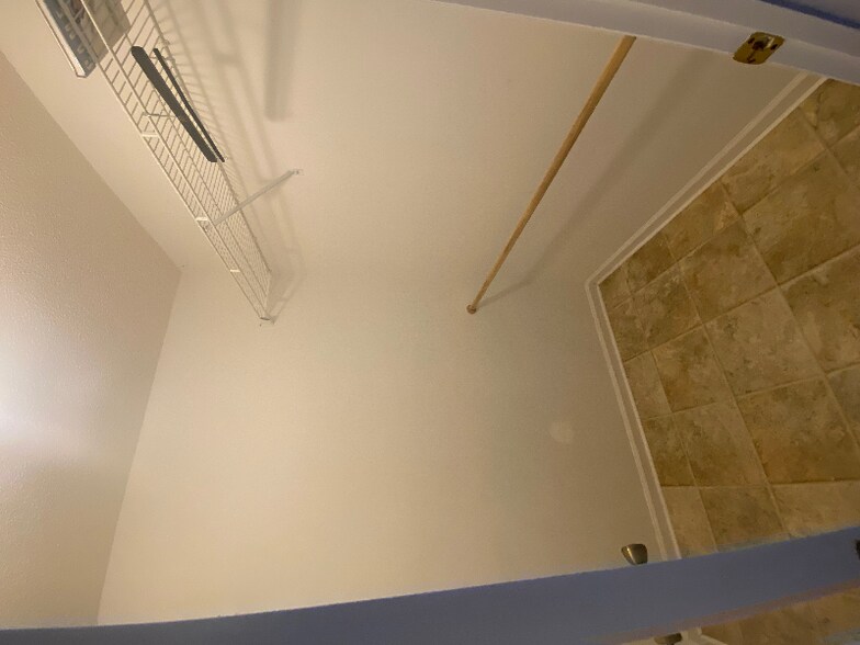 Building Photo - 334 Stoney Creek Dr