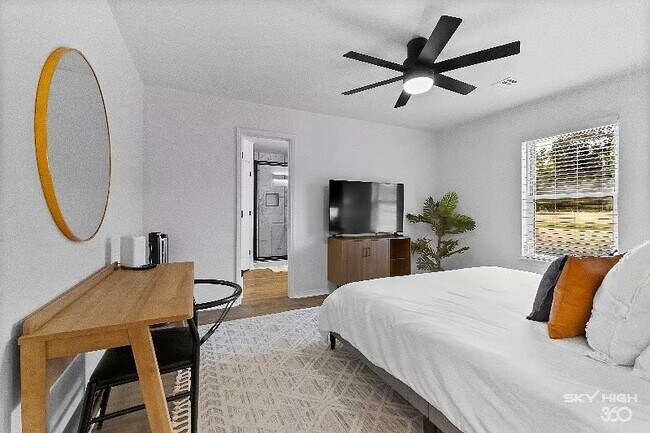 Building Photo - 3829 W Gardenia Dr