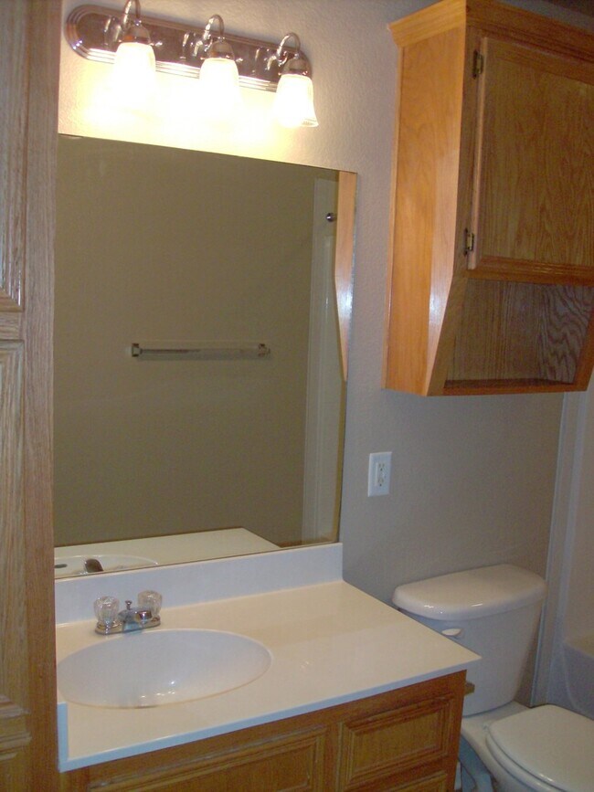 Building Photo - Spacious 3-Bedroom Duplex Near Clear Creek...
