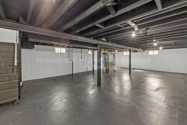 Building Photo - 250 Coteau Ln