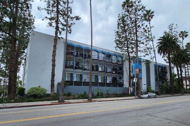 Primary Photo - 7560 Hollywood Blvd