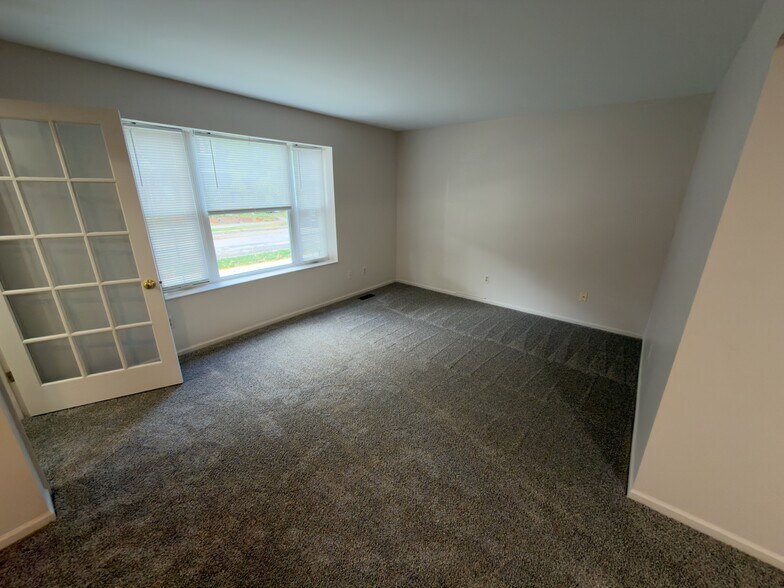 Building Photo - 846 Beaconsfield Ave