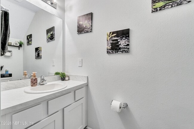 Building Photo - 9008 Gifford Dr