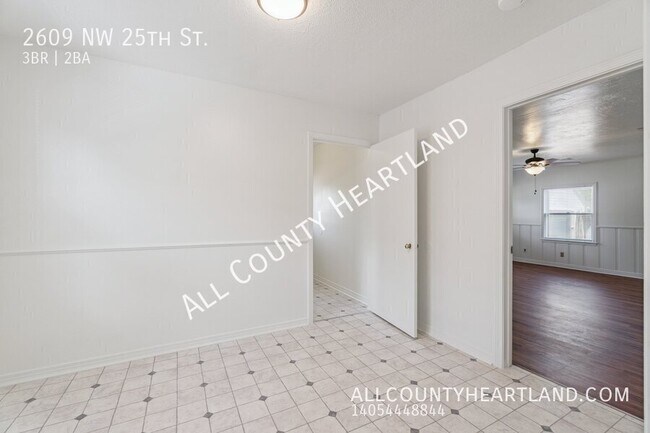 Building Photo - 2609 NW 25th St