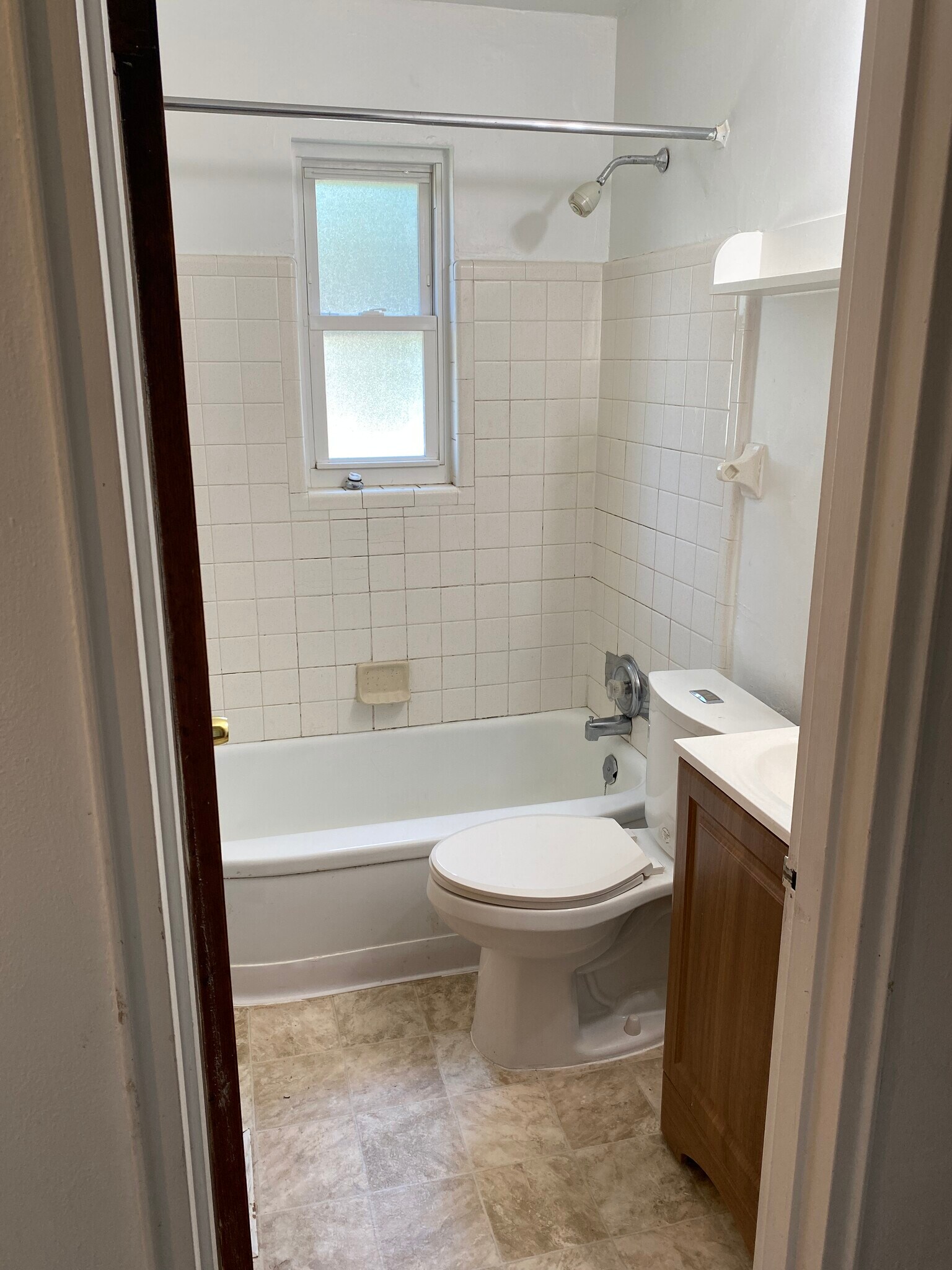 Building Photo - 2200 W Schantz Ave