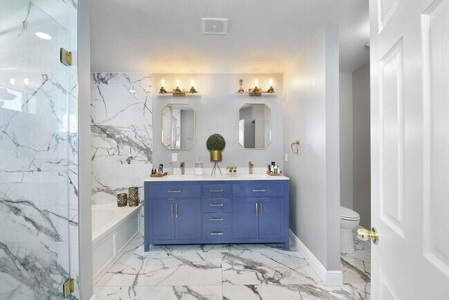 Building Photo - 2883 SW Cape Breton Dr