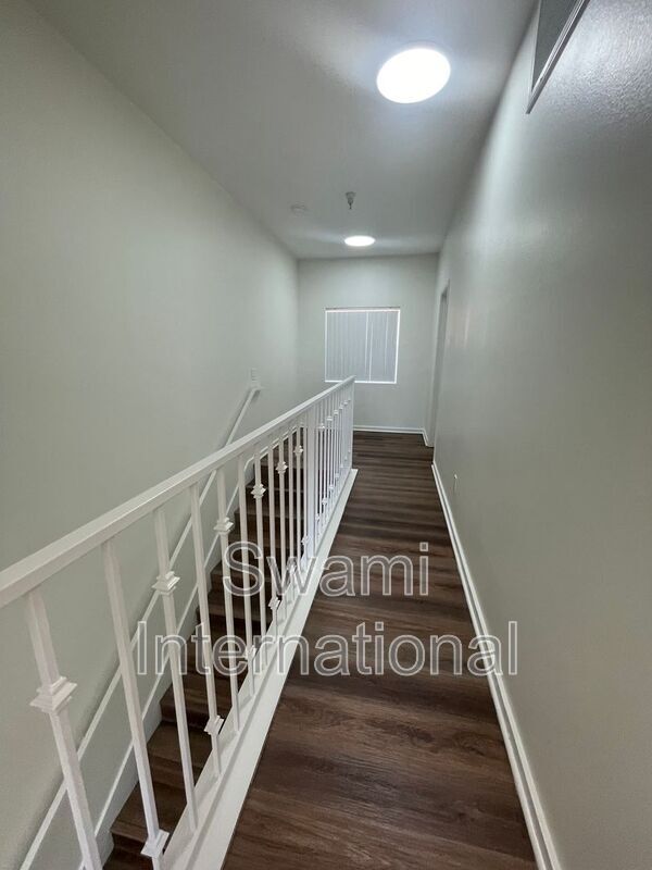 Building Photo - 5010 S Figueroa St