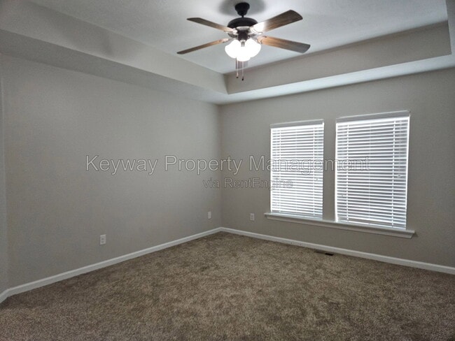Building Photo - 905 Glenhaven Dr