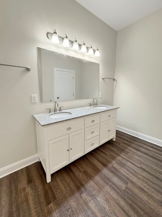 Building Photo - ROOMY AND MODERN NEW CONSTRUCTION HOME! AVAILABLE NOW!