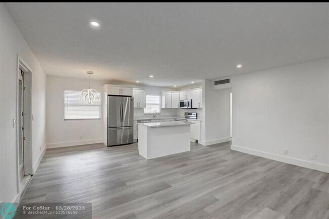 Building Photo - 125 Brittany Terrace