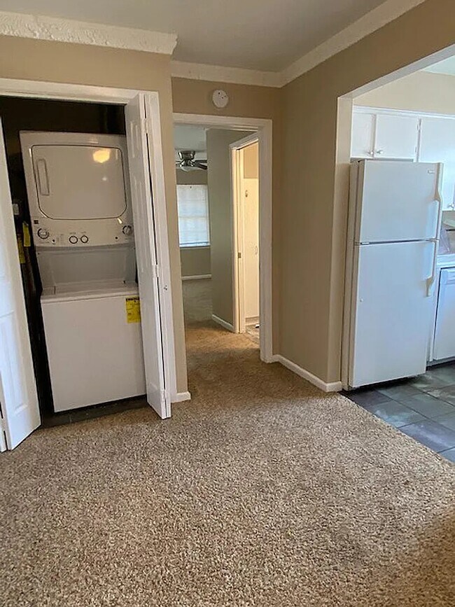 Laundry - 5718 Penrose Ave
