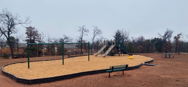 Building Photo - 4 Bedroom 2 Bathroom 2 Car Garage Home in Oakdale School District