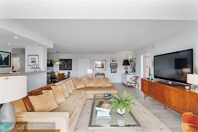 Building Photo - 2715 N Ocean Blvd