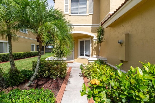 Building Photo - 1011 Arezzo Cir