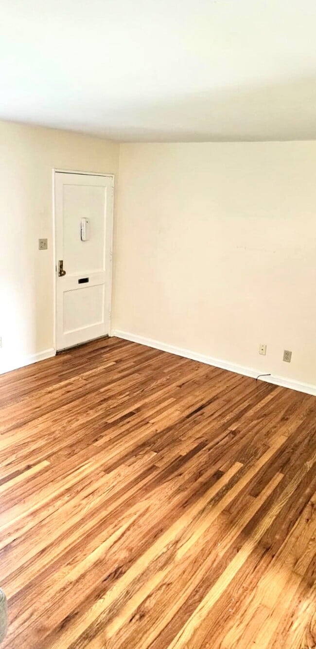 Building Photo - 31 Millers Ln