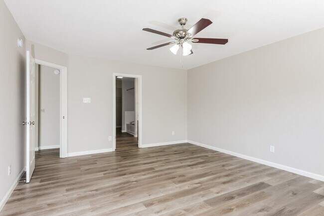 Building Photo - 10523 Ballard Dr