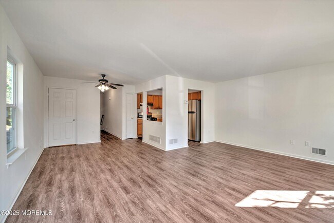 Building Photo - 1 Esplanade Way