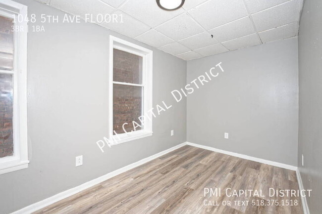 Building Photo - 1048 5th Ave