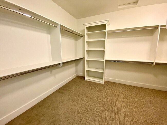 Building Photo - Beautiful Custom 6 Bedroom (2 Primary Bedrooms!) +Office located in NW Meridian