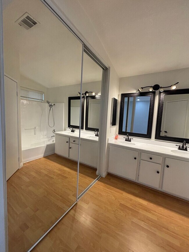 Building Photo - Beautiful Rancho Cucamonga 3 Bedroom/ 2 Bath Home