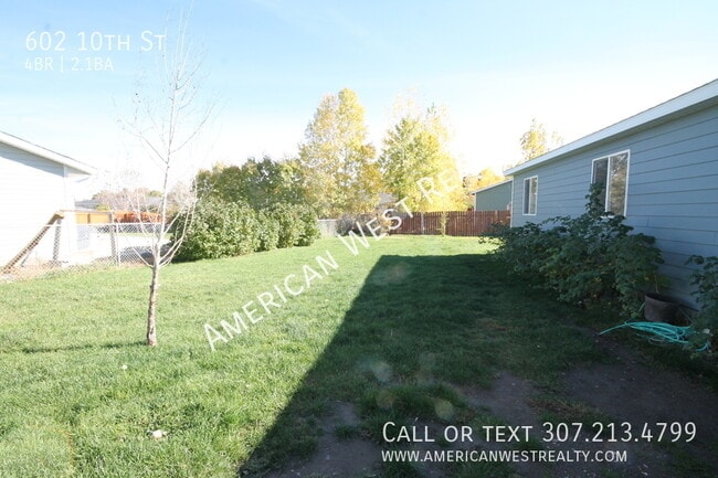 Building Photo - 602 10th St