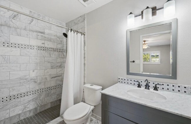 Building Photo - 4026 N Granite Reef Rd